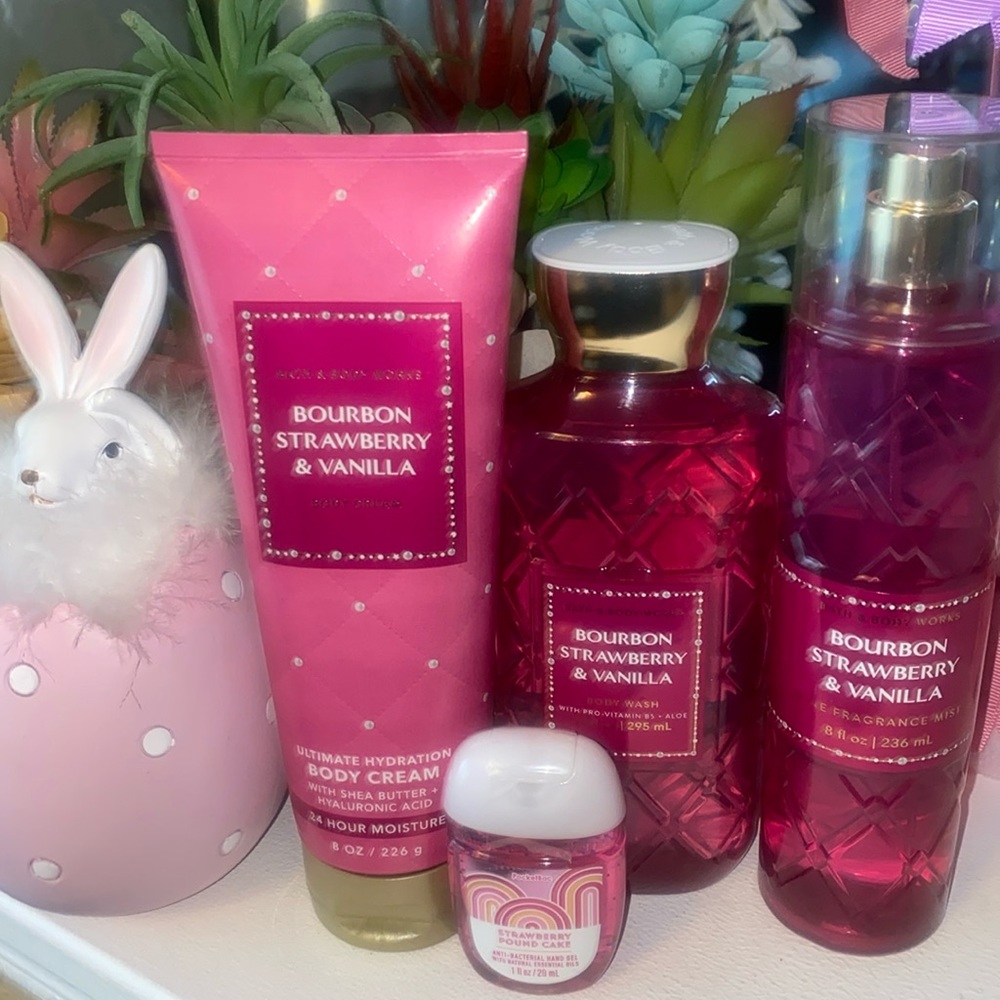 Bath and Bodyworks Bourbon Strawberry 🍓 & vanilla Gift Set Combo